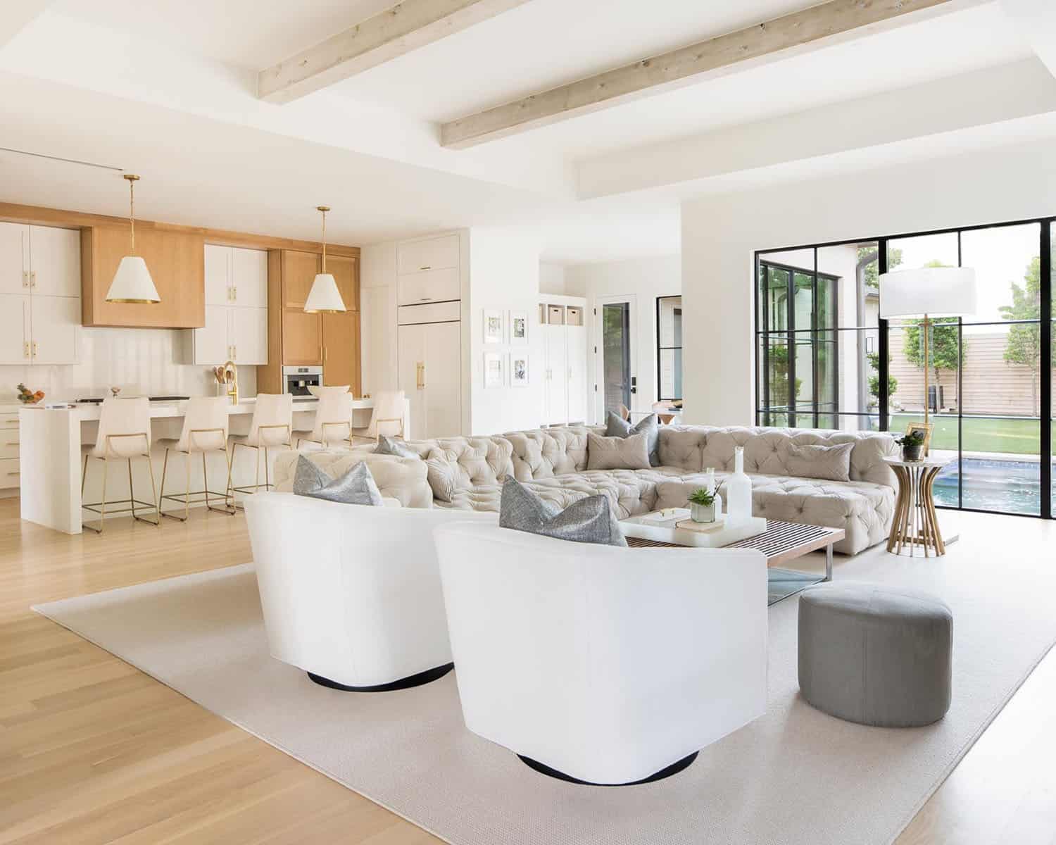 California-modern meets Texas in this absolutely gorgeous Dallas home